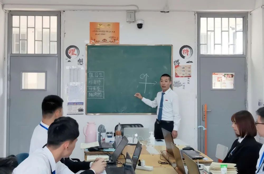 “智能+”时代下的新机遇！北京八维研修学院指引高校毕业生就业新风向