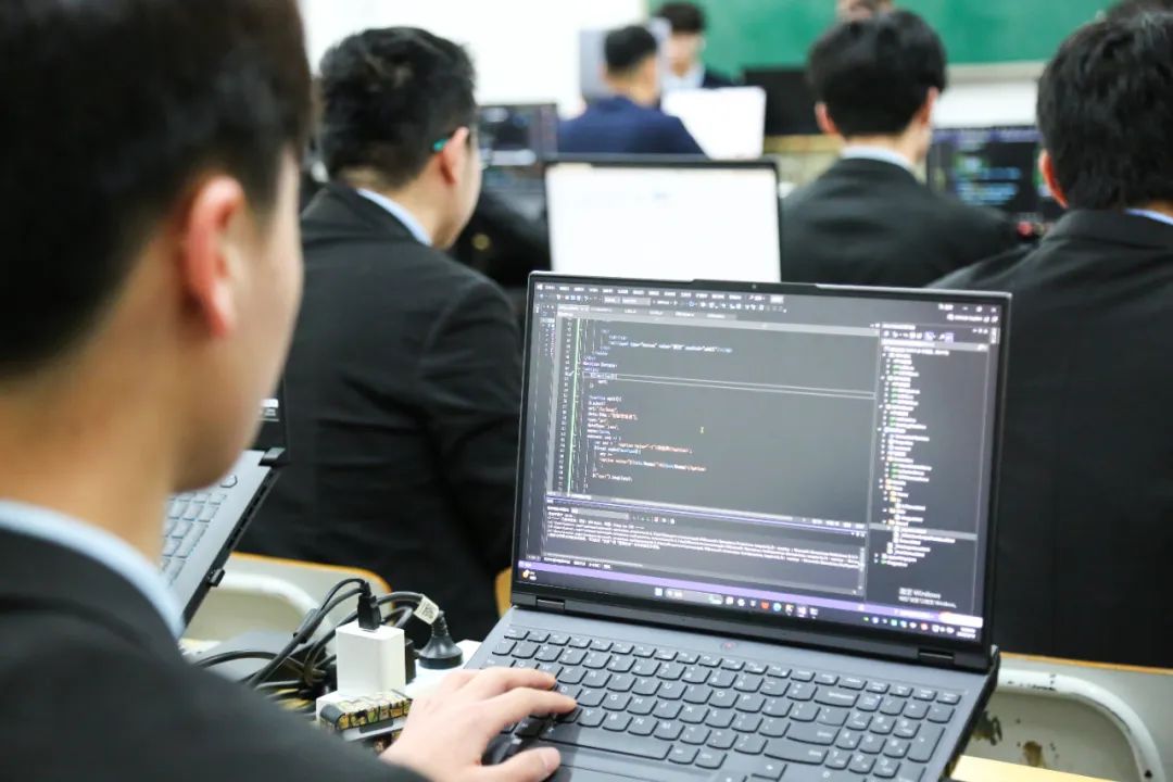 北京八维研修学院：国家大力扶持，这些新兴岗位招聘需求“断层式”领先