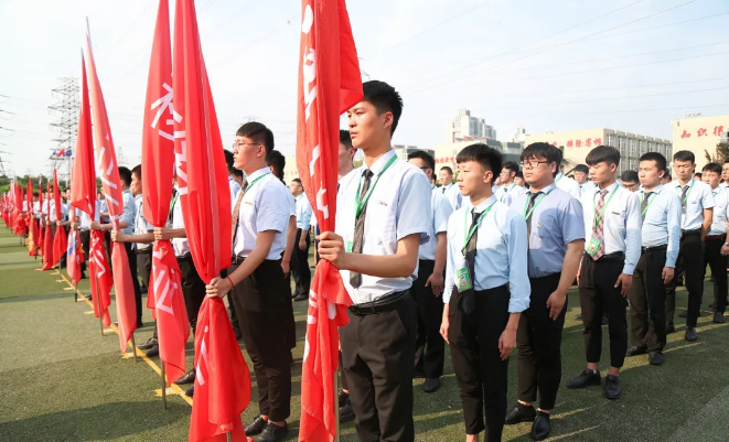 北京八维研修学院：“放手”和“托举”是教育的两种方式