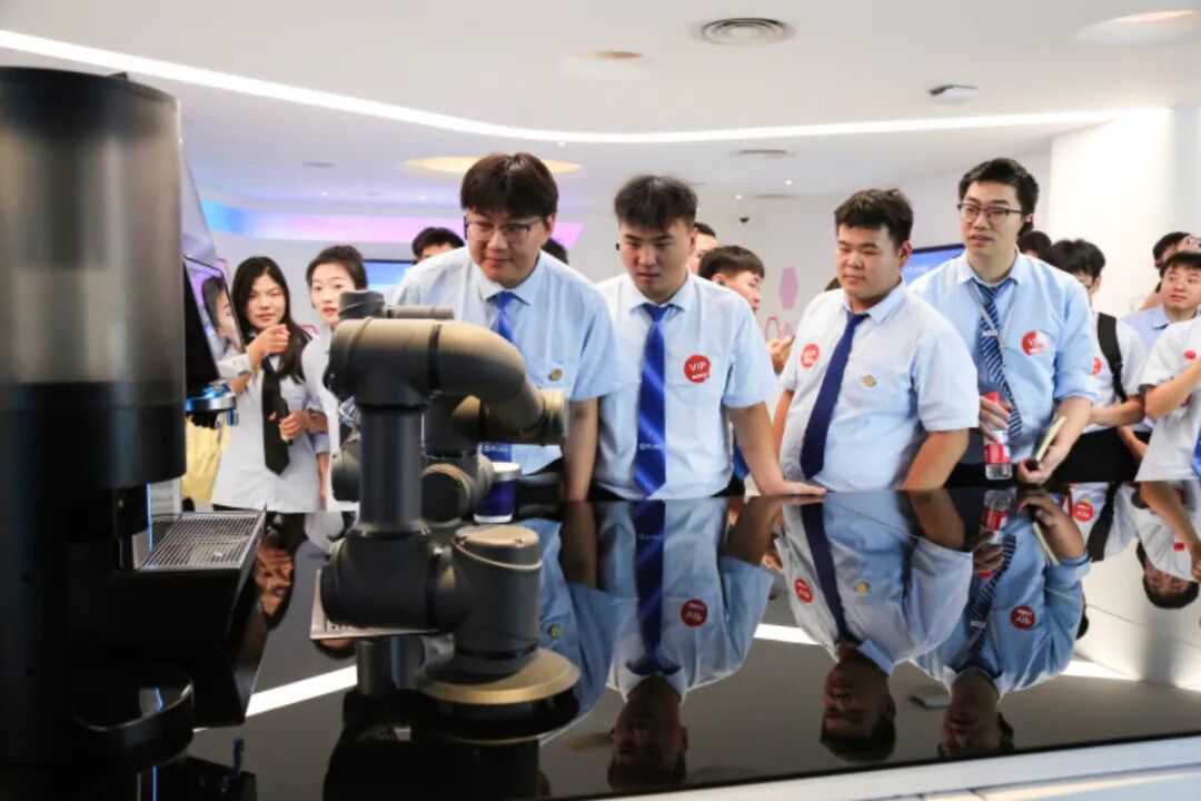 北京八维研修学院发布报考专业决策指南
